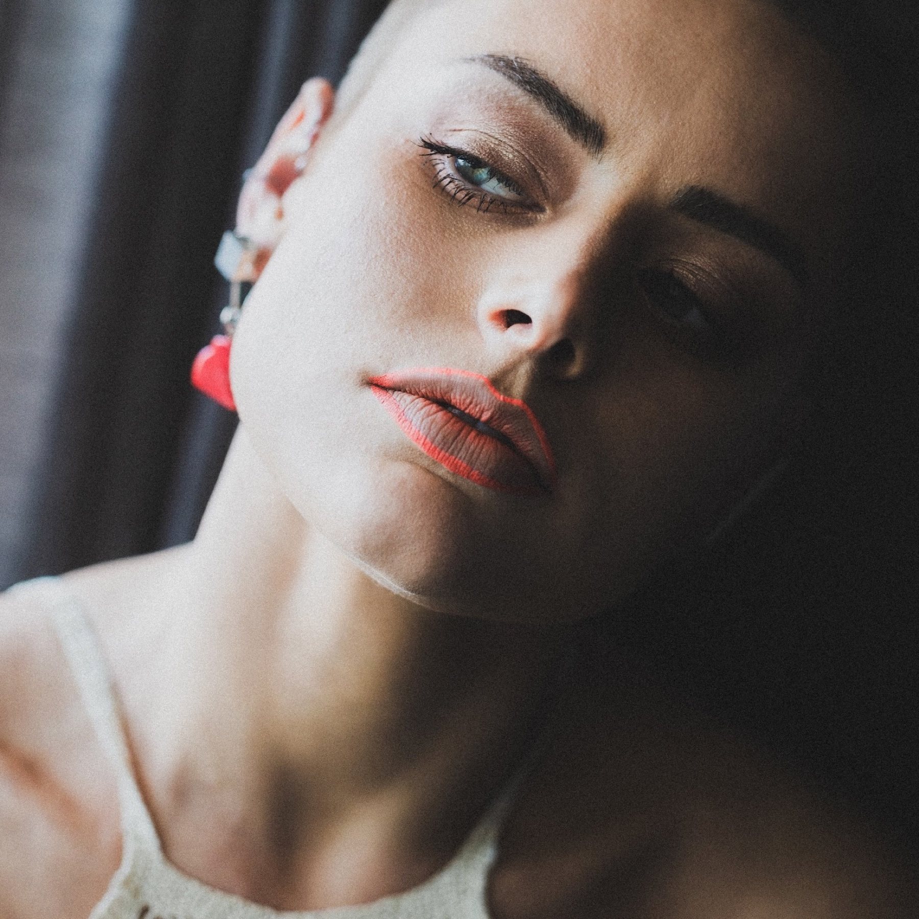 Editorial 6