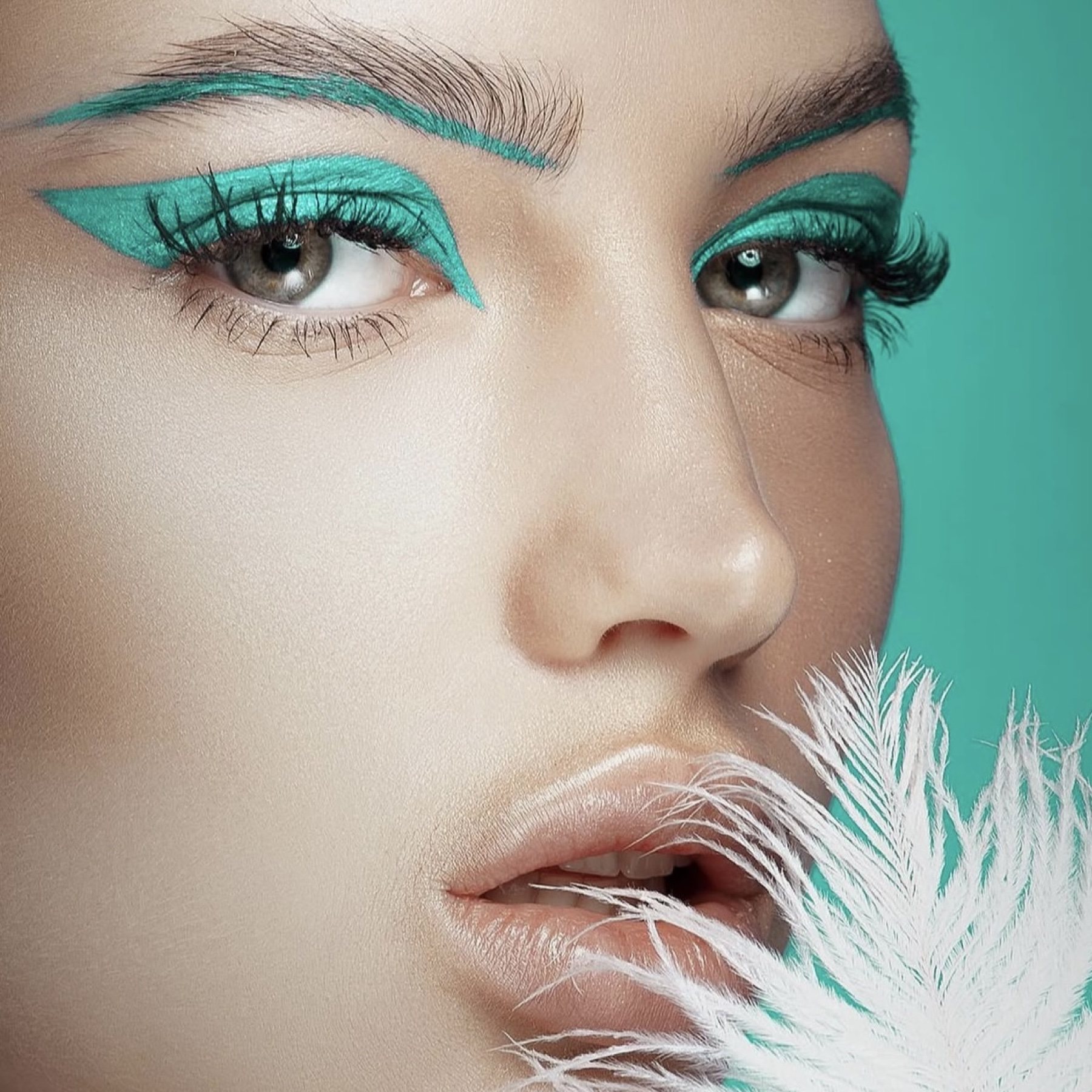 Editorial 9