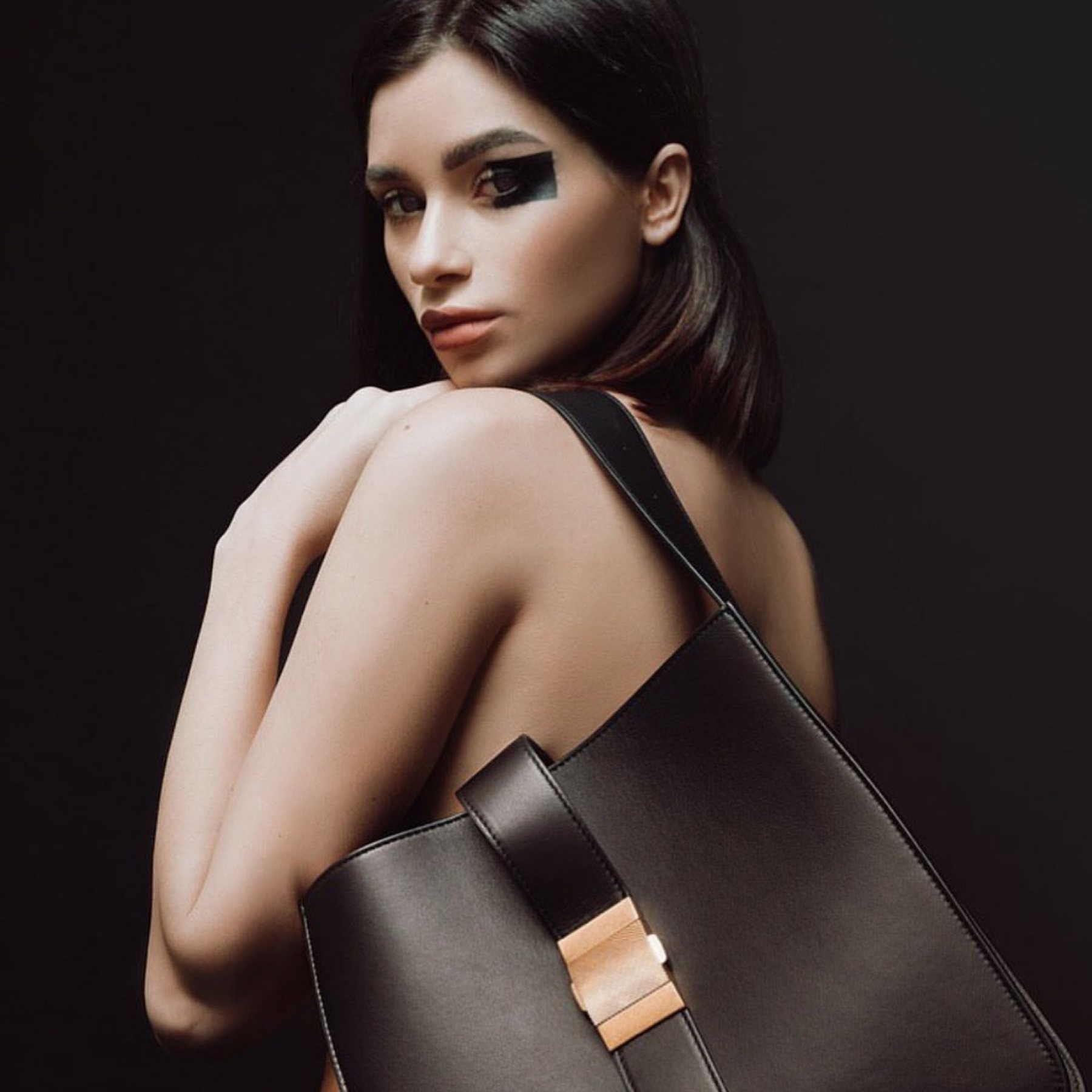 Editorial 25